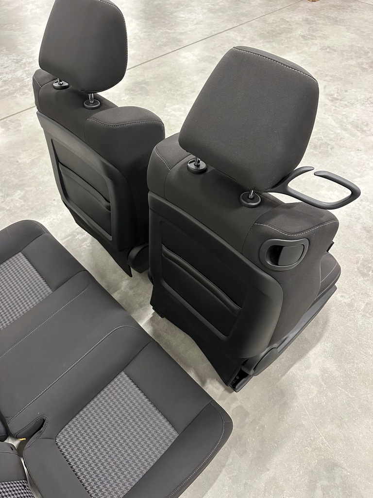 фото №14, 2015-2023 challenger srt scat pack сиденья ковшеобразные с подогревом заднее сиденье