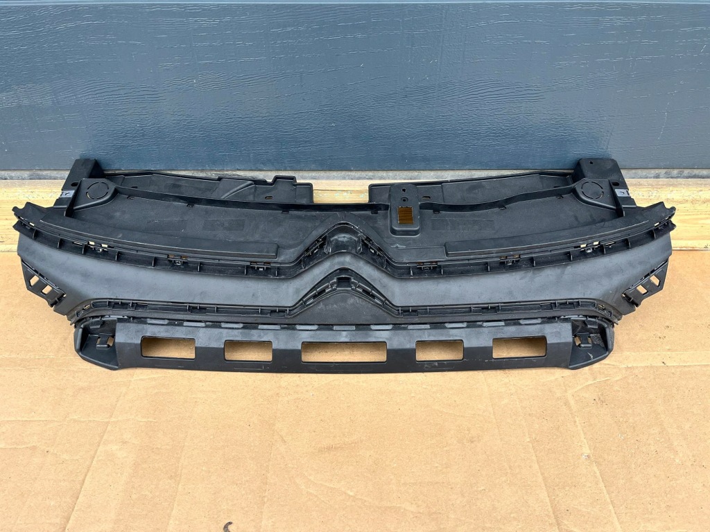 фото №1, Решітка радіатора решітка радіатора citroen c3 iii lift 2020 - 9833503480