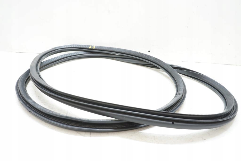 фото №1, Прокладка двері права перед volvo xc60 ii t5 b4