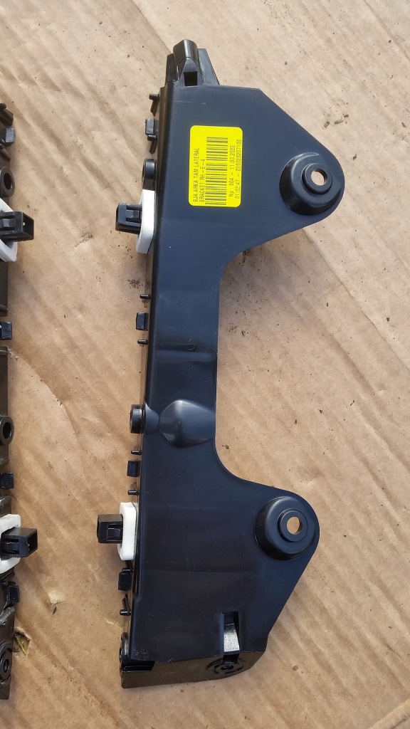 фото №1, Renault clio v кронштейн направляющая задний бампера p