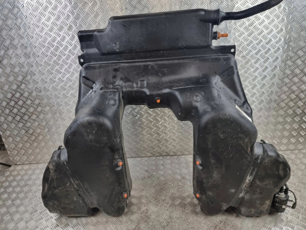 фото №8, Bentley continental 2012 бак топлива