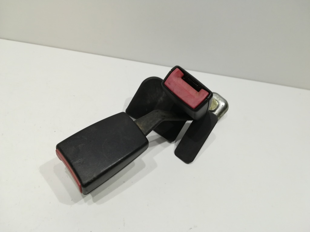 Замок защёлка пряжка поперечина задний  задняя audi a4 b5 Цена