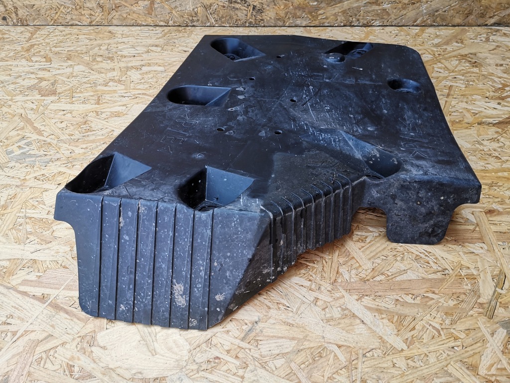 фото №1, Renault master iii захист бака adblue 748140209r