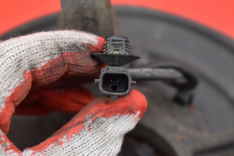 фото №8, Поворотний кулак ступиця права перед dacia duster 2 ii 1.5 dci 116 km 4x4 17-21