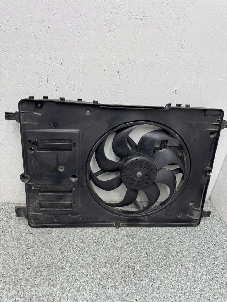 Вентилятор радиатор volvo v40 2 2012-2018r 31439882 2.0 d Недорого