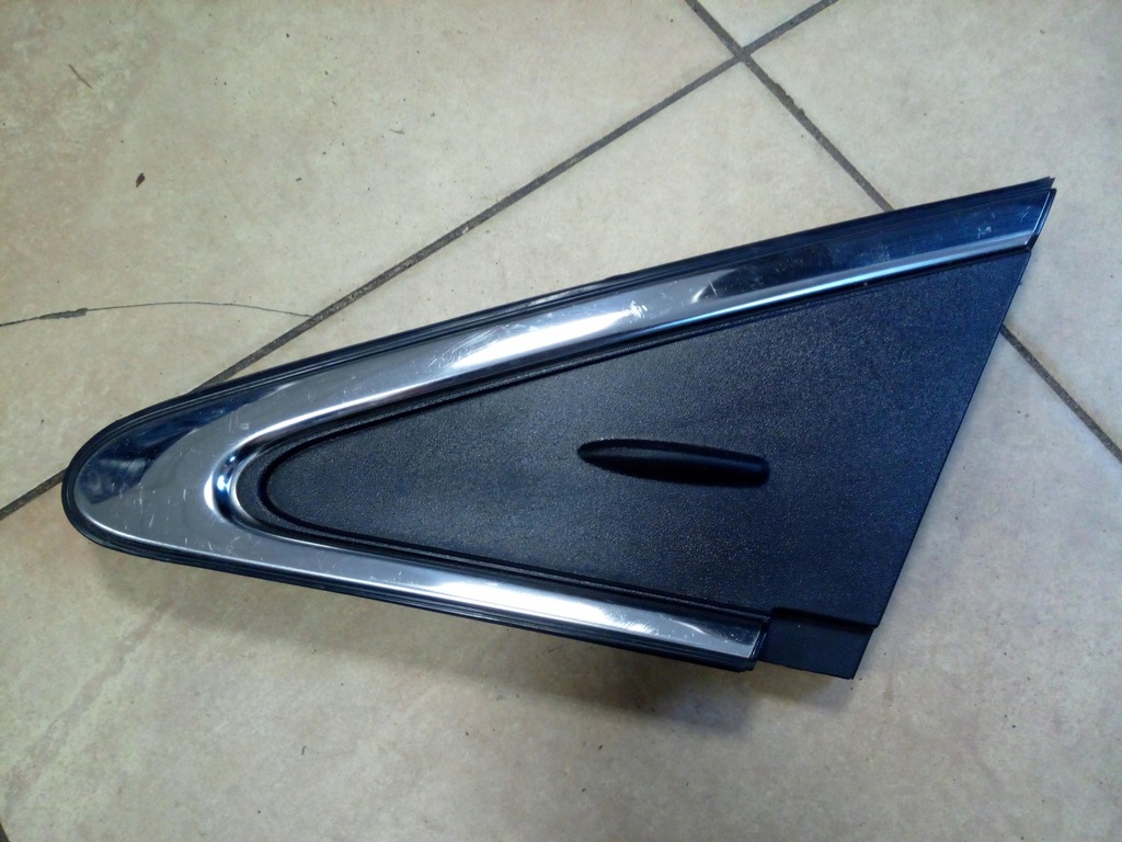 фото №1, Треугольник заглушка крыла avensis t27