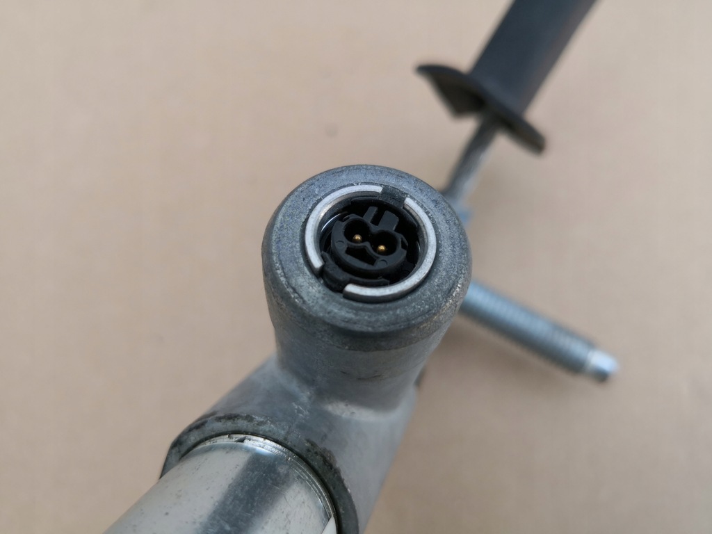 фото №4, Tesla s натяжитель поперечина безопасности левый перед