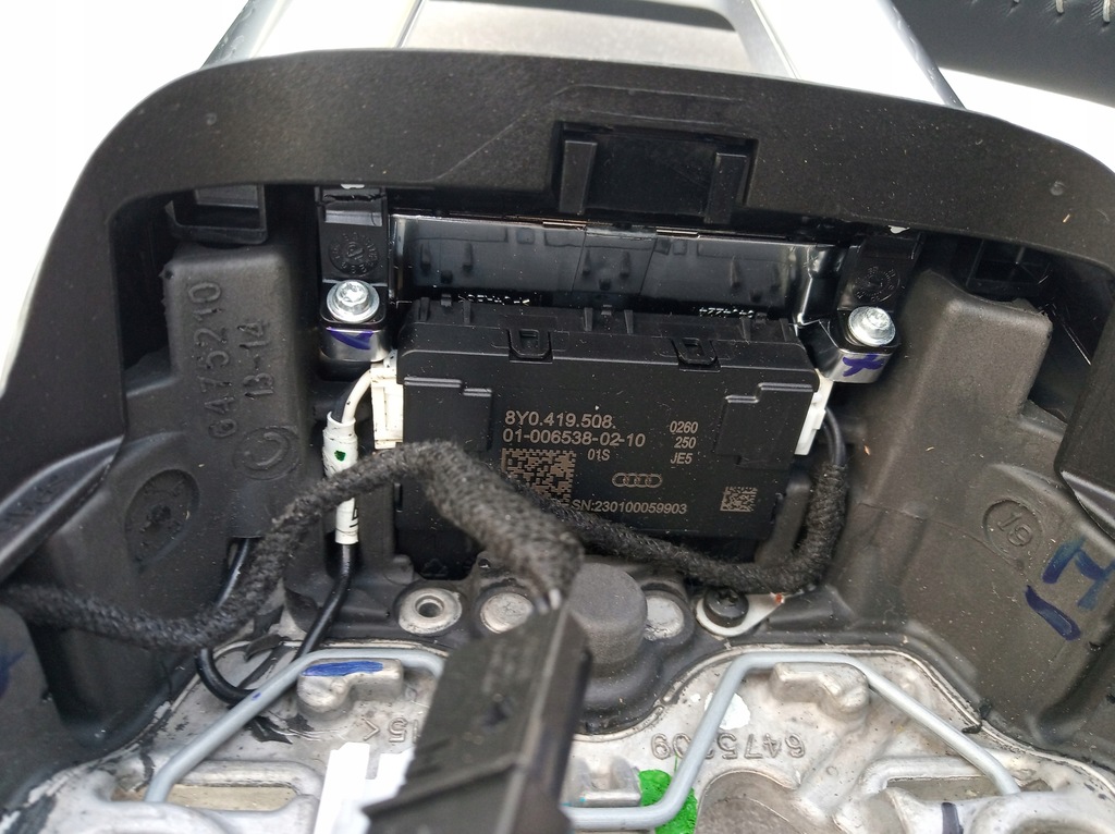 фото №7, Audi a3 s-line воздуховод кожа 8y0419091c