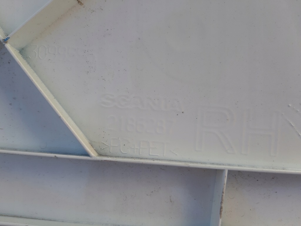 фото №4, Scania r s спойлер крышный правый ветровик 21856287