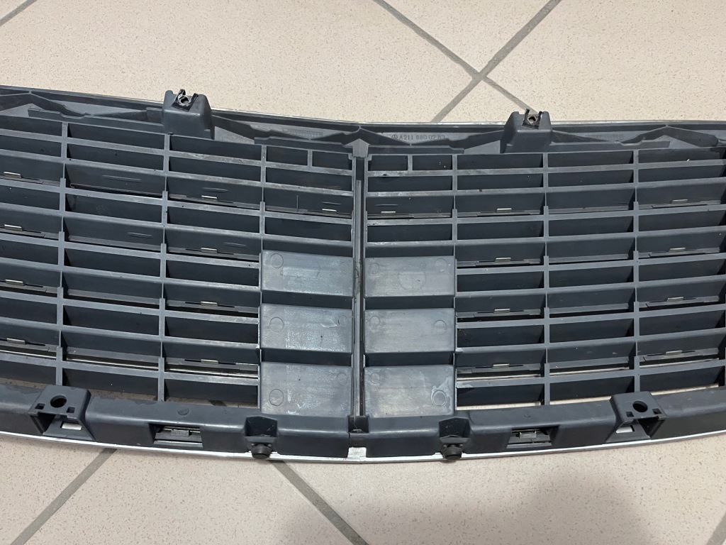 Решётка  решётка решётка радиатора бампера mercedes e klasa w211 a211 Цена