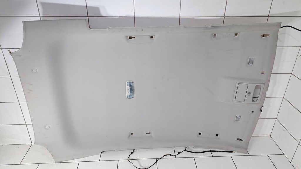 фото №1, Kuga mk1 стеля + освітлення