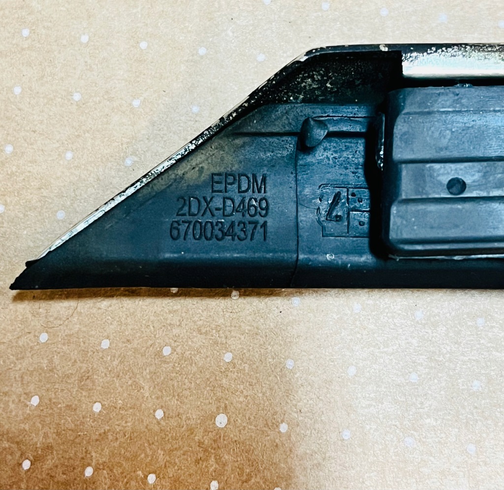 фото №6, Maserati levante 17r. молдинг двері скребок правий перед хром 670034267