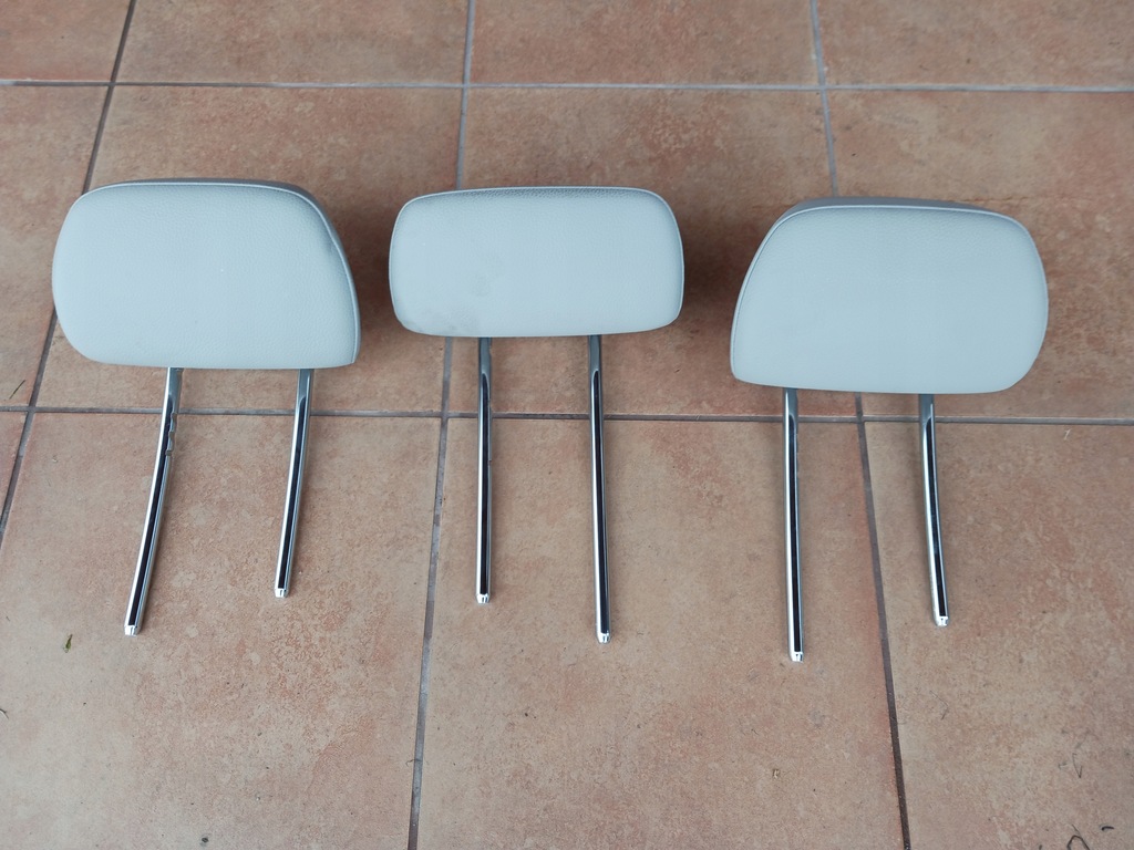 фото №1, Підголівники задня mercedes w204