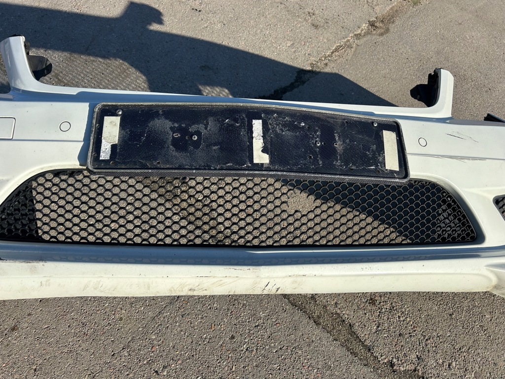 Mercedes w204 бампер перед amg комплектный  c650 с pdc Недорого