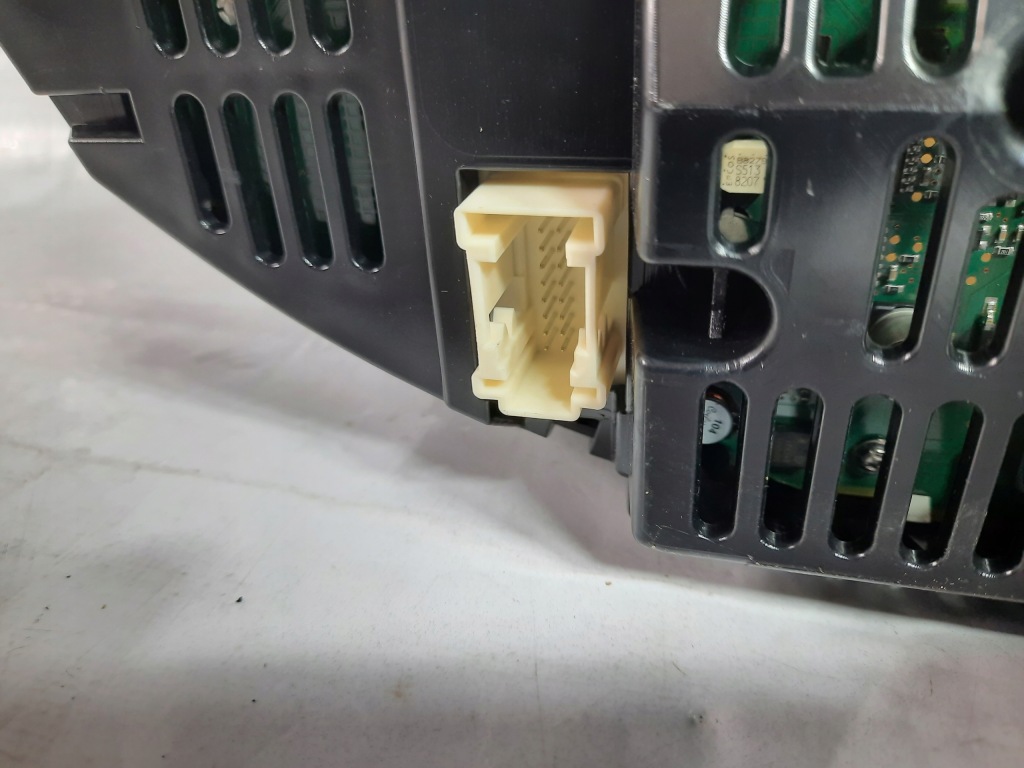 Mercedes c230 w204 07-09 лічильник спідометр a2045409048 usa Зі Шроту