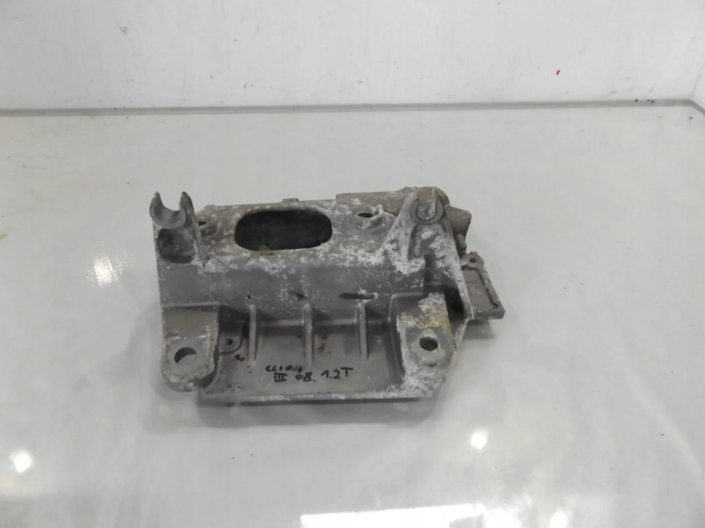 фото №1, Clio iii 1,2tce кронштейн коробки 8200477152