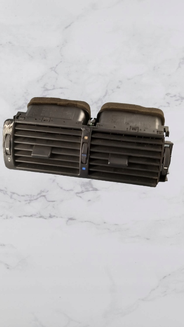 фото №1, Ґрати обдув bmw e46 2.0b 00r