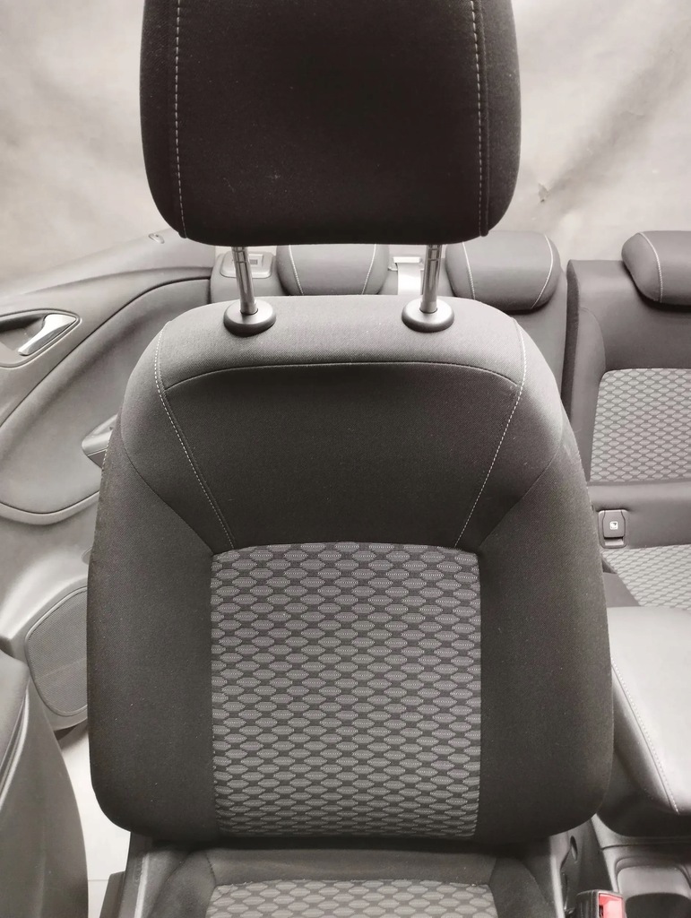 фото №14, Opel astra k kombi сиденья обшивки сиденья