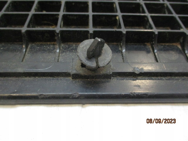 фото №10, Citroen c4 picasso крышка защита бардачка пол 300080265