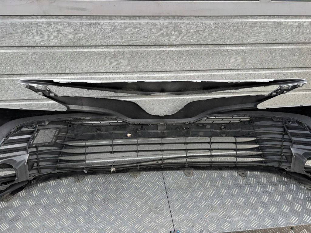 фото №10, Toyota camry viii бампер перед 17-