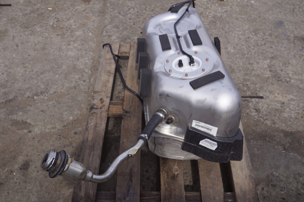 фото №3, Бак топлива aston martin db11 hy53-9k007-ag