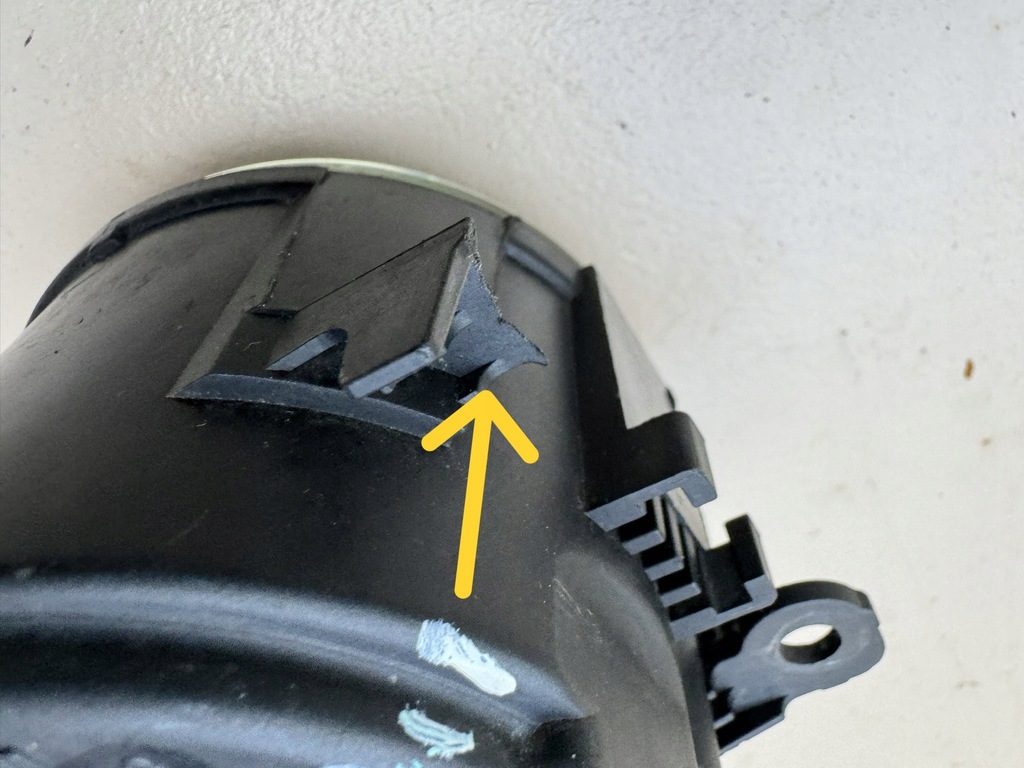 фото №12, Suzuki swift 6 vi 17-24r лампа противотуманная обшивка универсальная