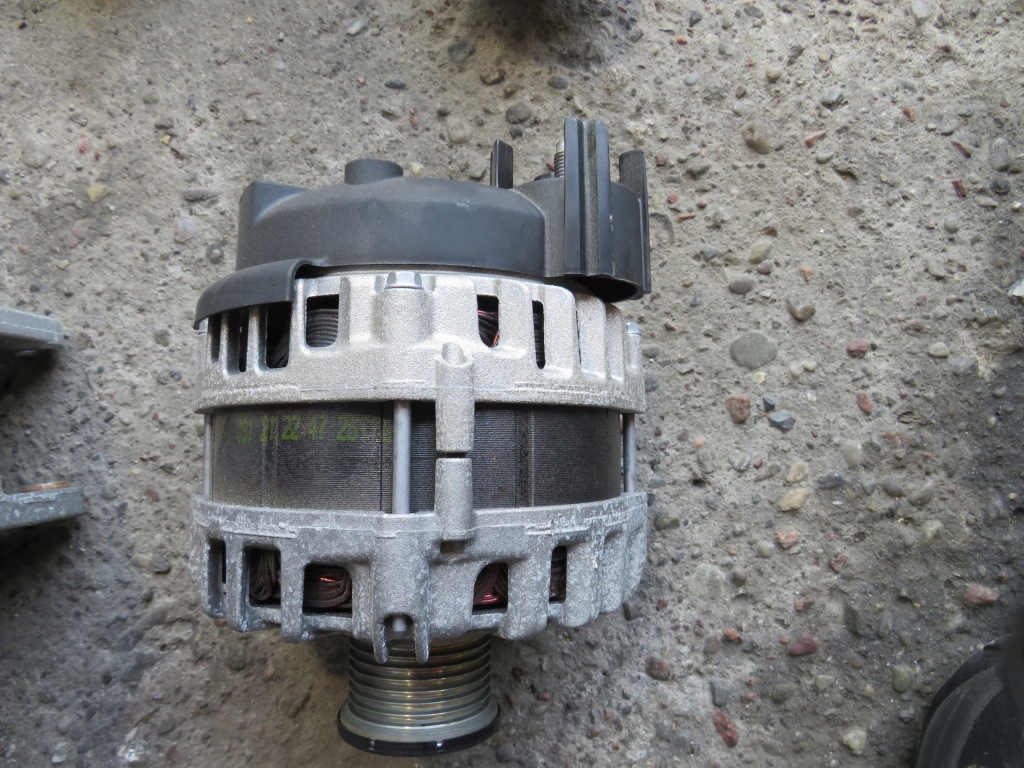 Купити Генератор renault 231001423r