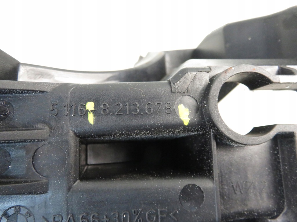 Підлокітник bmw 3 touring e46 8213678 в Україні