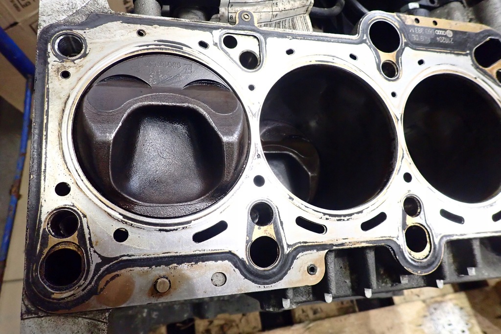 фото №14, Audi a4 b6 двигатель 2.0 fsi блок двигателя awa kompletny 160tyś бензин