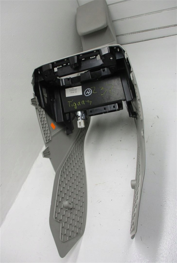 Туннель средний подлокотник кожа beż vw tiguan ii Киев