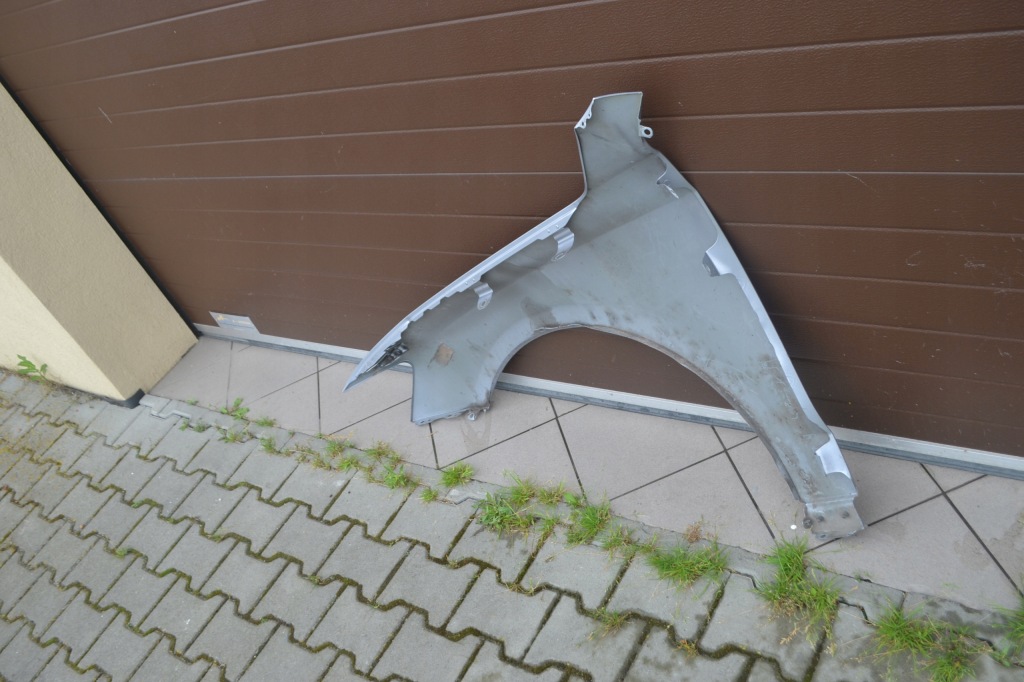 Крило правий перед передній audi q5 8r0 8r0821106a Ціна