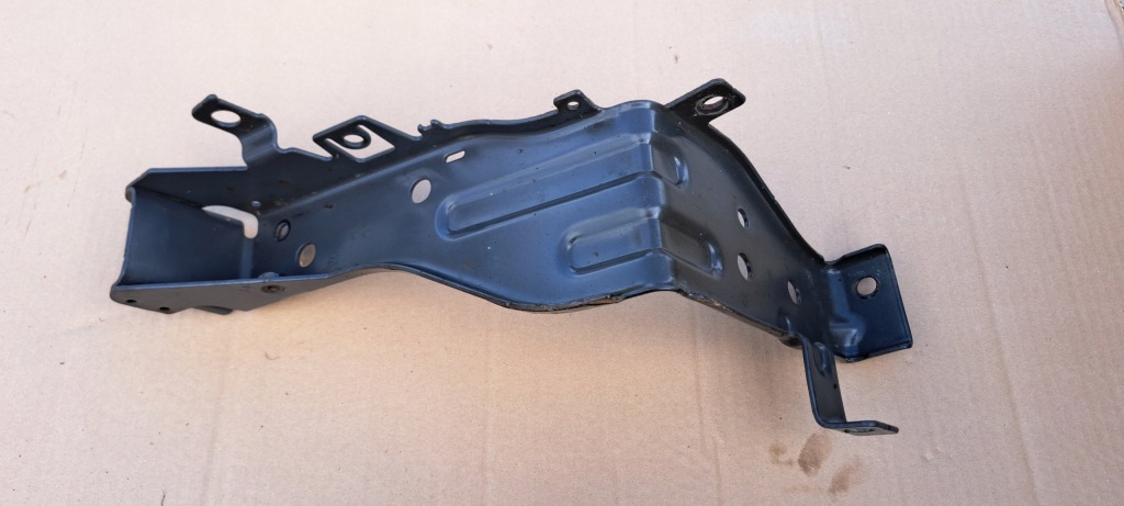 фото №1, Кронштейн правый противотуманной фары лампы volvo fh4 fh 4 правое кронштейн рамка оригинал