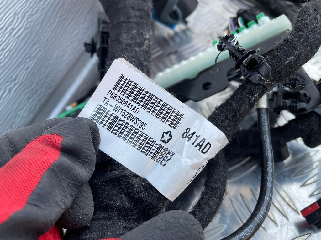 фото №6, Jeep wrangler jl електропроводка pod консоль 3.6