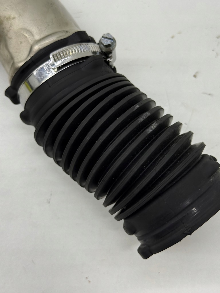 фото №12, Audi s6 s7 c7 4.0 tfsi труба всмоктувальна турбонагнітача + з'єднувач права справна