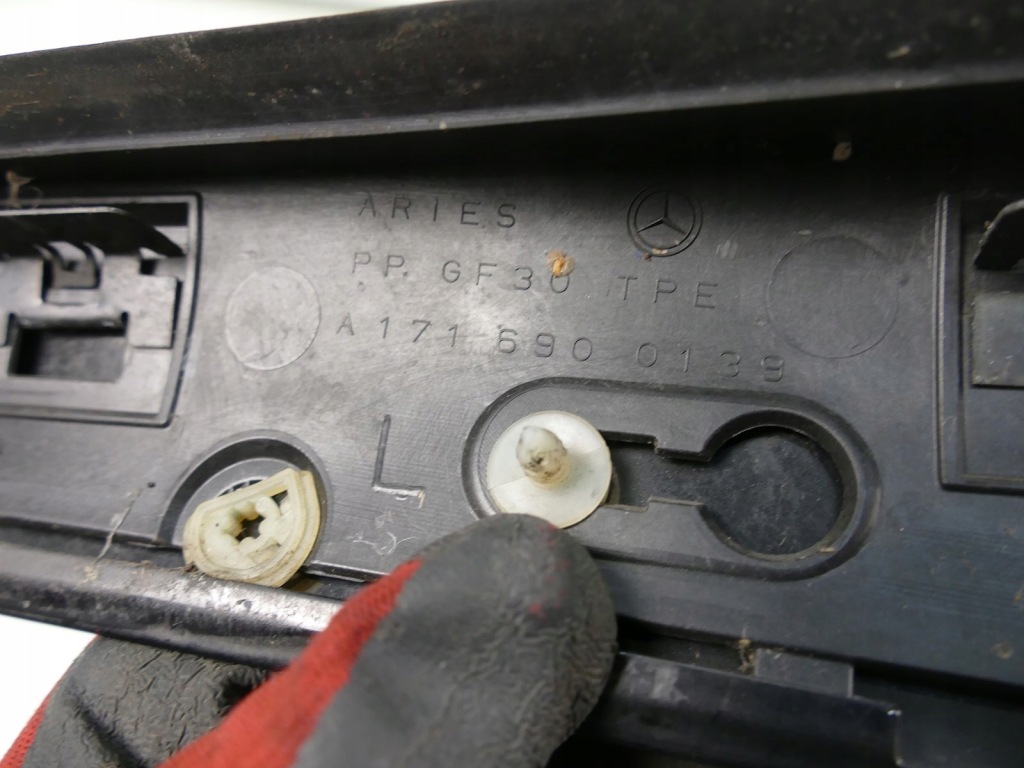 фото №9, Mercedes slk r171 молдинг скло лобове ліва 197