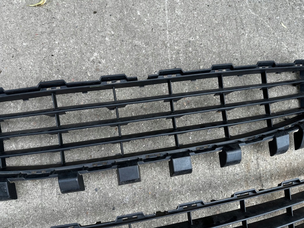 фото №4, Решітка бампера перед renault megane ii lift