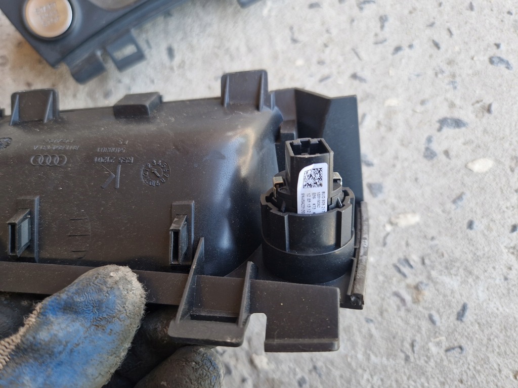 фото №8, Рамка полиця панелі запуск стоп audi q3 8u 8u1864131a 8u0905217a