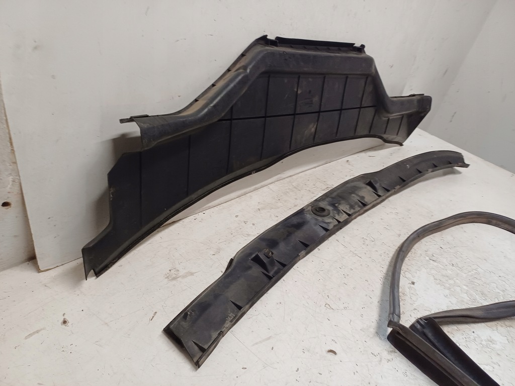 фото №6, Audi a6 c4 94- крыша прокладка 4a1819403b 4a1819417