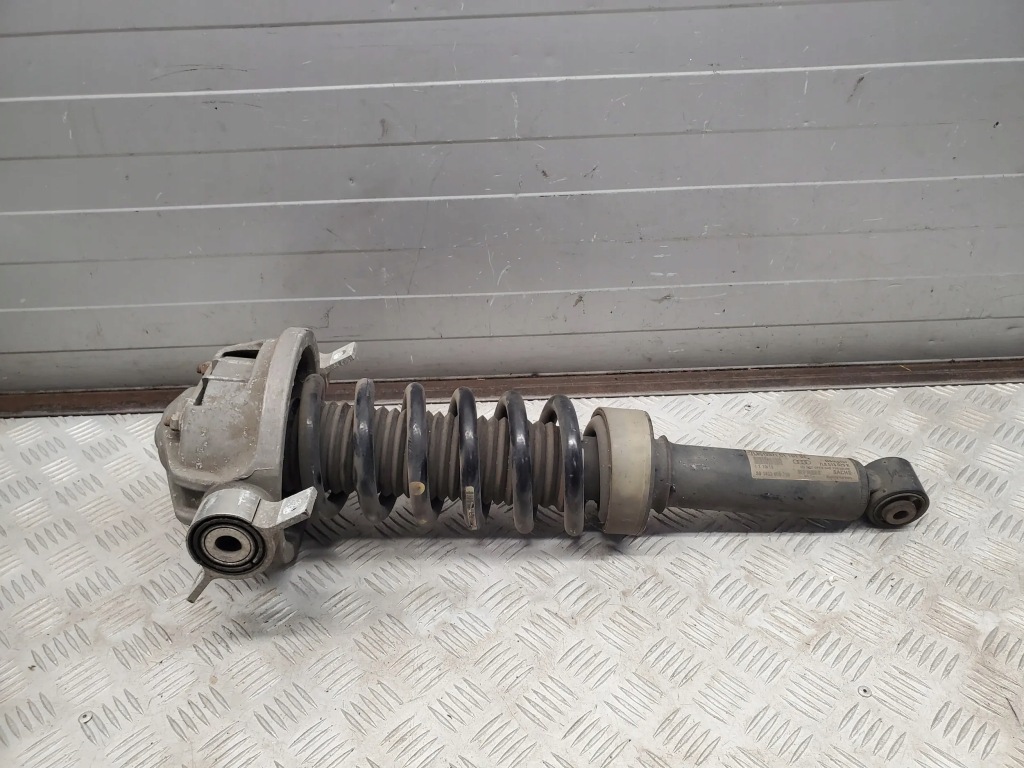 фото №8, Audi q7 4l 2015 задня сторона ліва амортизатор