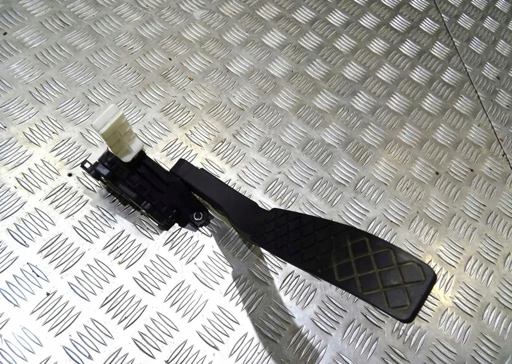 фото №1, Vw touareg ii 7p педаль газа 7l0723507d