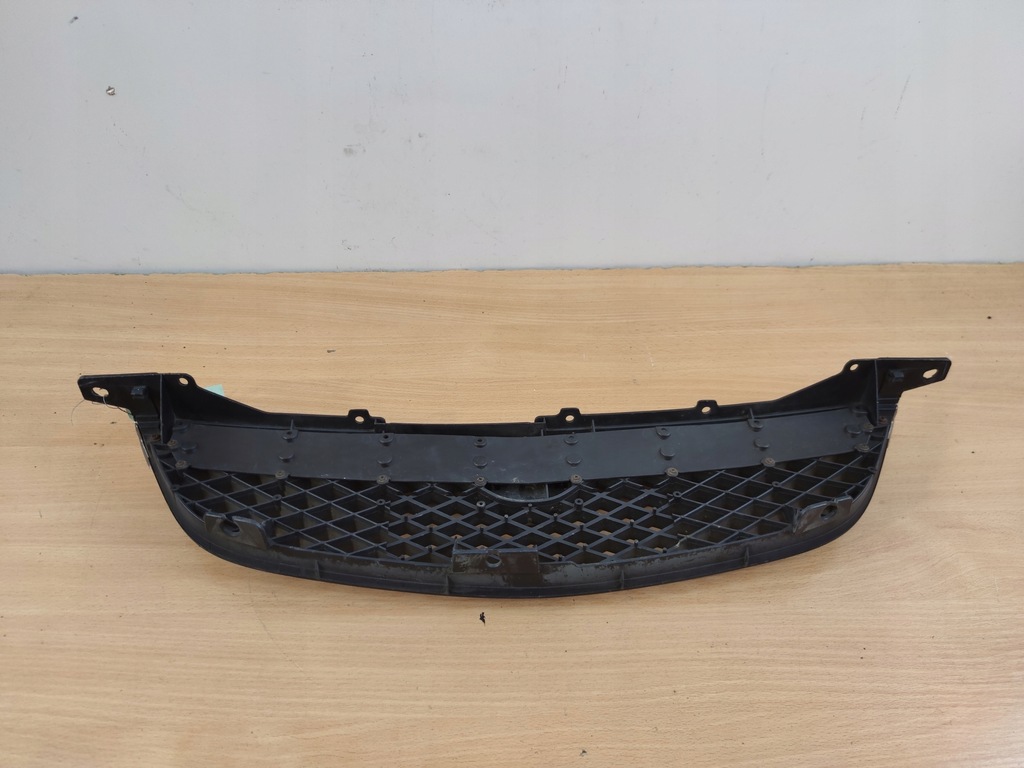 фото №2, Mazda 626 gf 97-00 rok решётка радиатора решётка радиатора оригинал