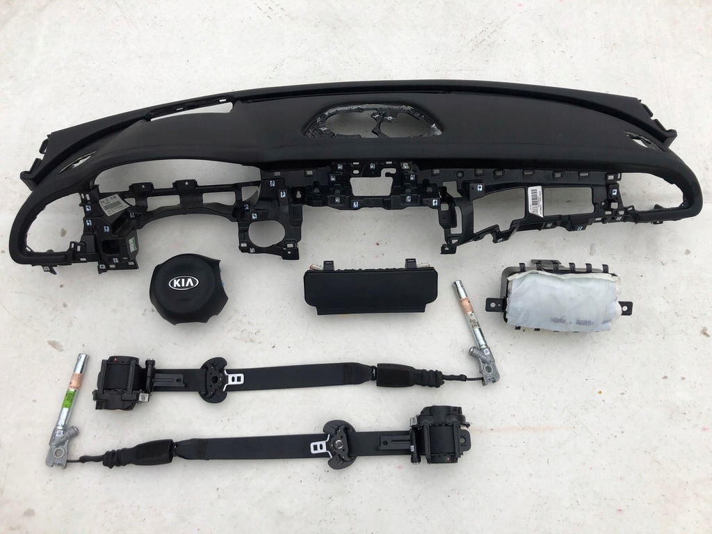фото №1, Kia stinger панель приладів панель приладів консоль подушки безпеки ремені