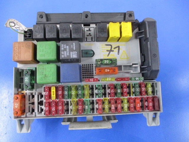 фото №1, Opel vectra b 2.0dti коробка предохранителей