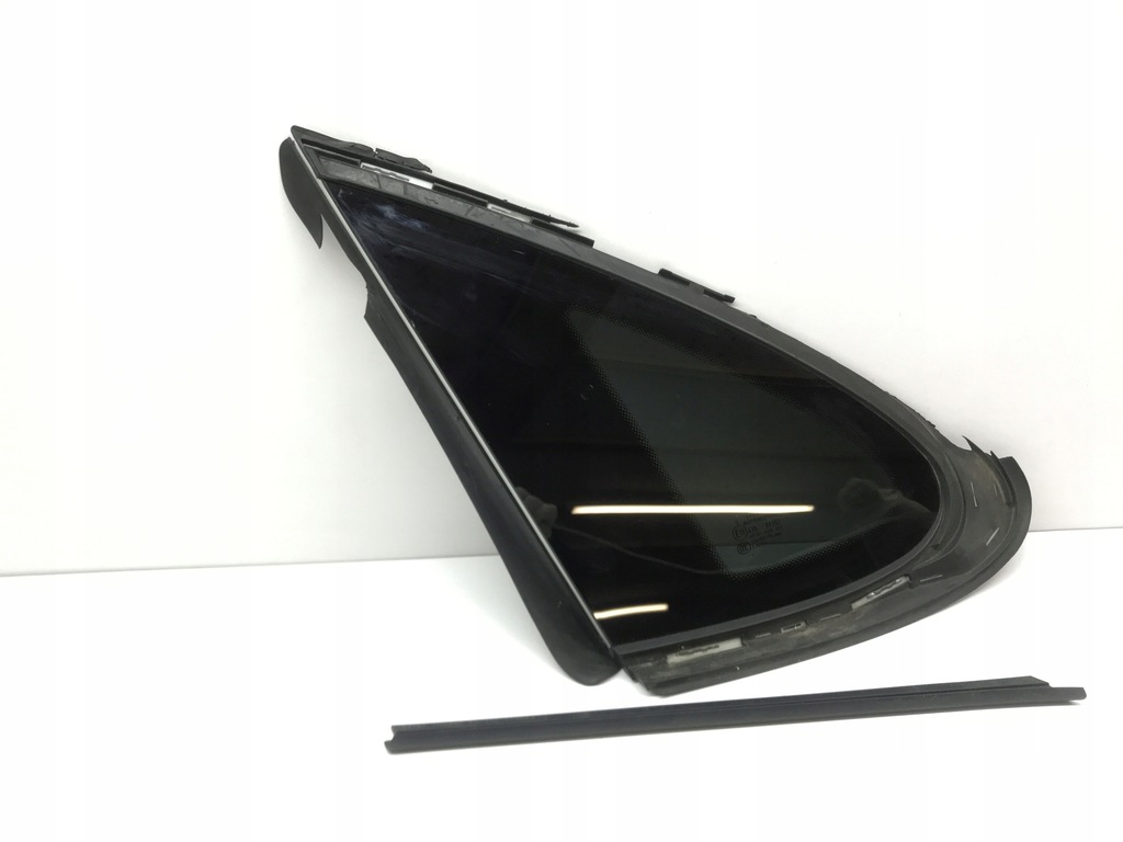 фото №1, Porsche cayenne coupe стекло треугольник 9y3845297d