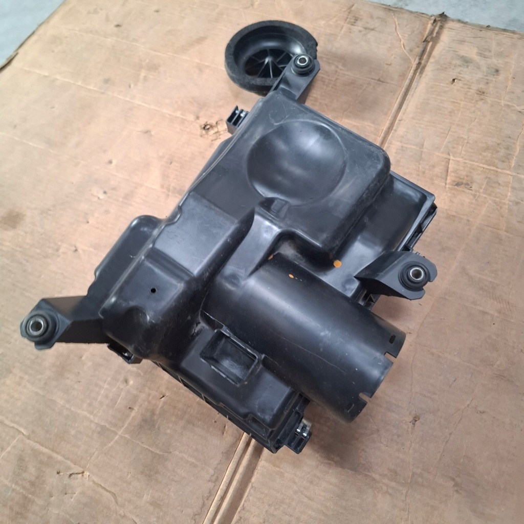 фото №8, Toyota hilux viii 8 15- 2016-24 корпус фильтра воздуха góra dół основание