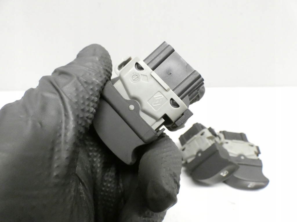 фото №5, Перемикач вікон правий перед задня renault modus 04-12 8200214936a