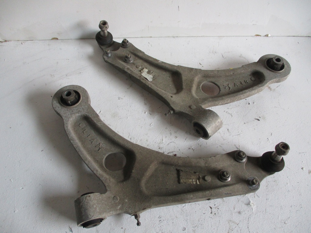 фото №1, Важіль правий лівий передній citroen ds9 01