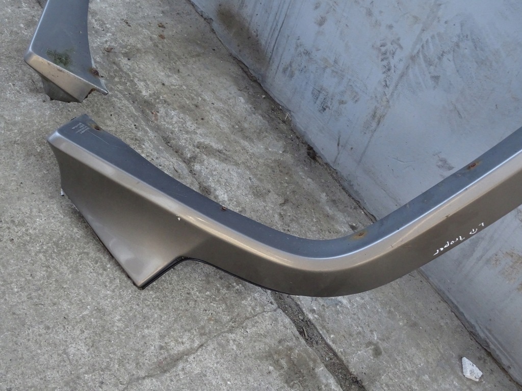 фото №7, Isuzu trooper молдинг накладка крыло перед 84-91r