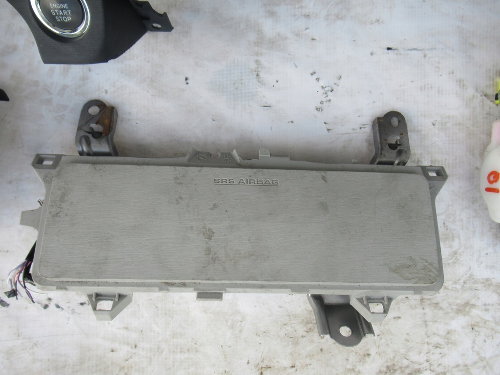 фото №9, Приборная панель консоль подушка безопасности натяжители toyota iq