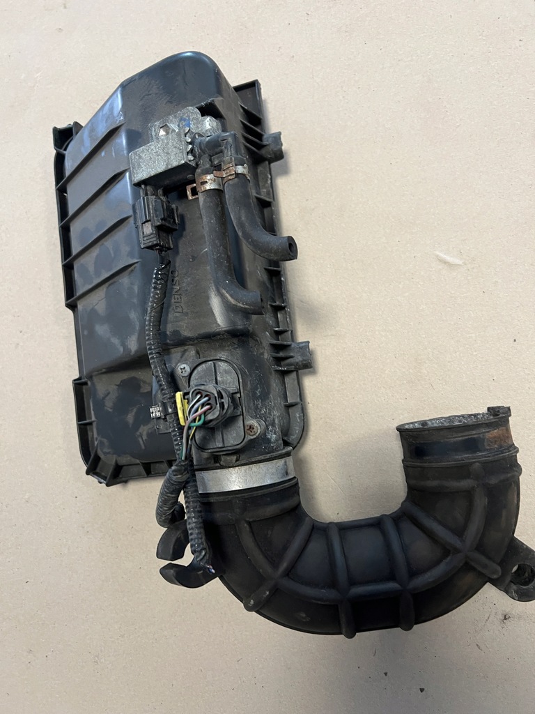 фото №1, Suzuki swift mk7 1.2b корпус крышка фильтра воздуха труба